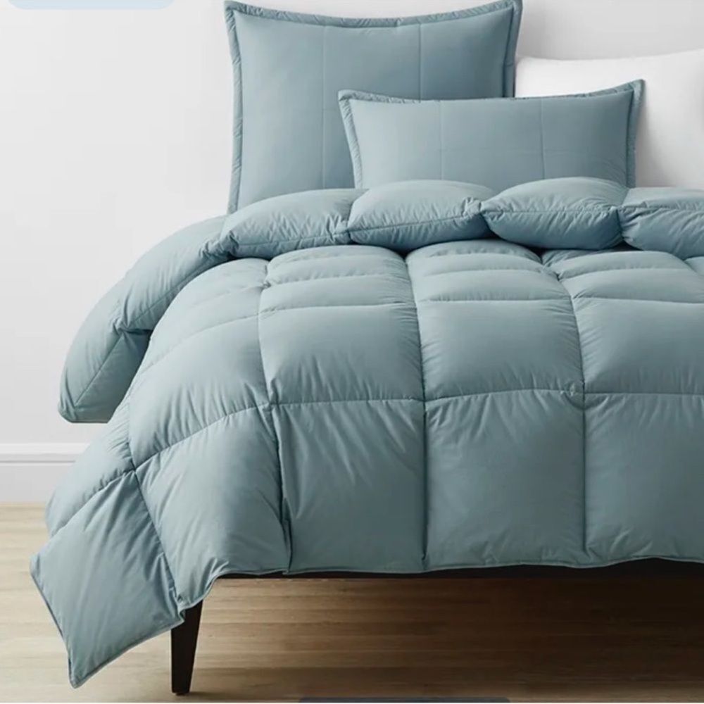 The Company Store LoftAIRE™ Down Alt Medium Comforter Sea Mist, Twin Size. New!